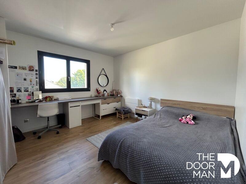 Maison - 200 m² - 7 pièces