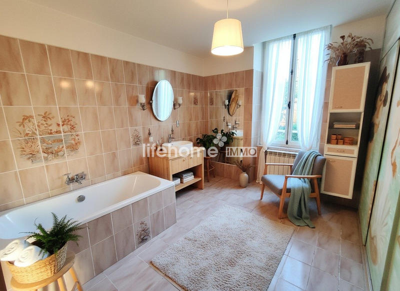 Villa - 295 m² - 9 pièces