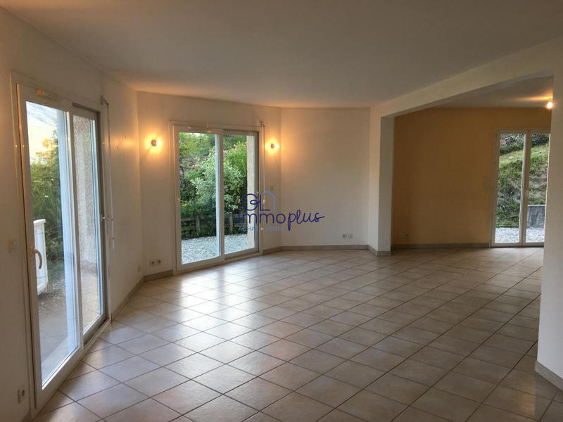 Maison traditionnelle - 107 m² - 5 pièces