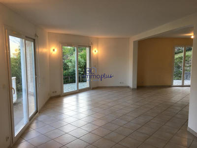 Maison traditionnelle - 107 m² - 5 pièces