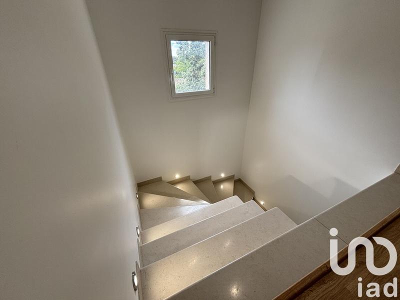 Maison - 180 m² - 6 pièces