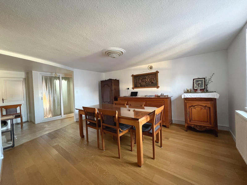 Maison - 240 m² - 10 pièces