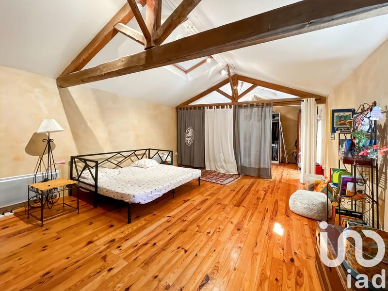 Maison - 230 m² - 8 pièces