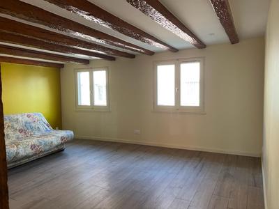Appartement - 185 m² - 2 pièces