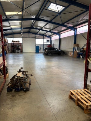 Local d'activité / Entrepôt - 1 100 m²