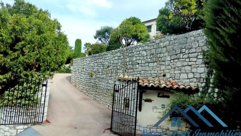 Villa - 270 m² - 8 pièces