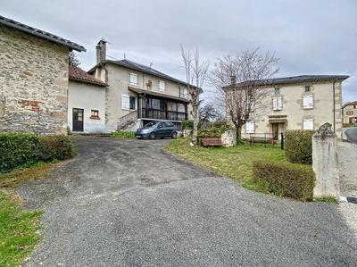 Corps de ferme - 274 m² - 10 pièces