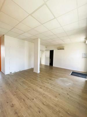 Local commercial - 93 m² - 3 pièces