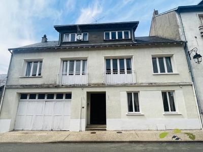 Maison - 206 m² - 10 pièces