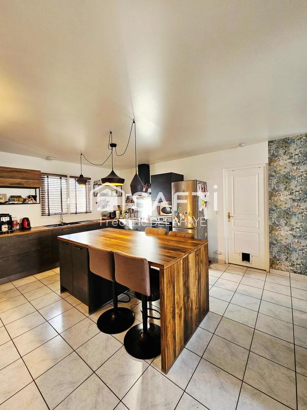 Maison - 94 m² - 4 pièces