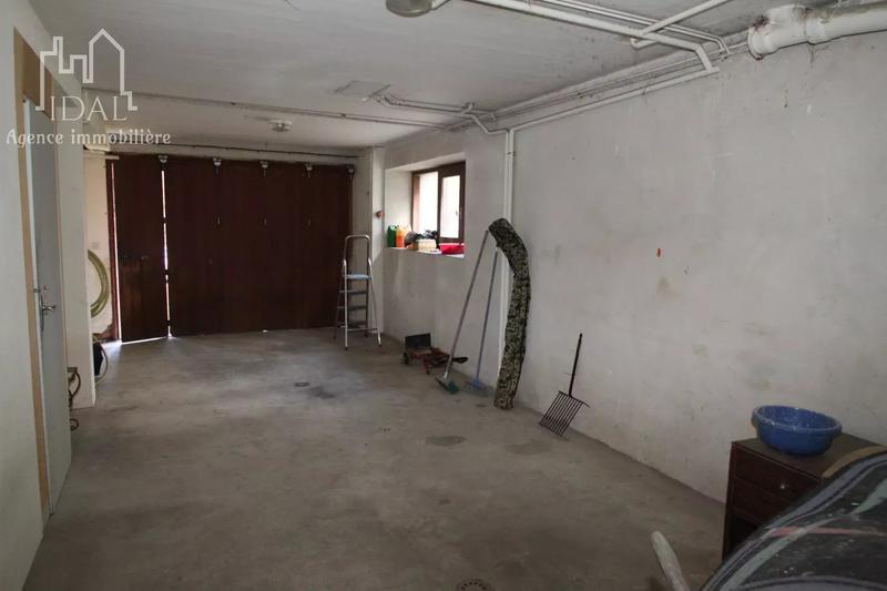 Maison - 272 m² - 11 pièces