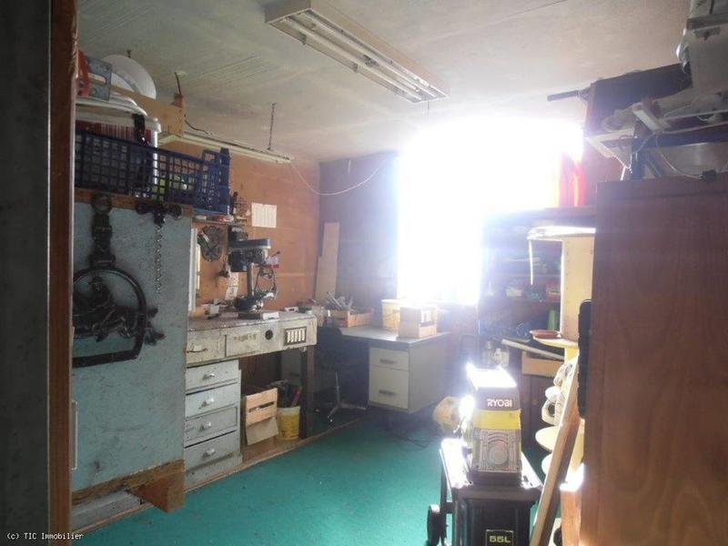 Propriété - 202 m² - 9 pièces