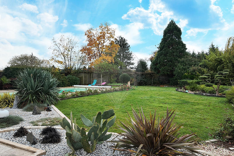 Maison - 157 m² - 7 pièces