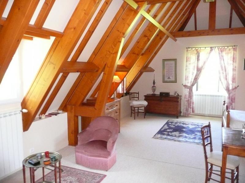 Propriété - 833 m² - 32 pièces