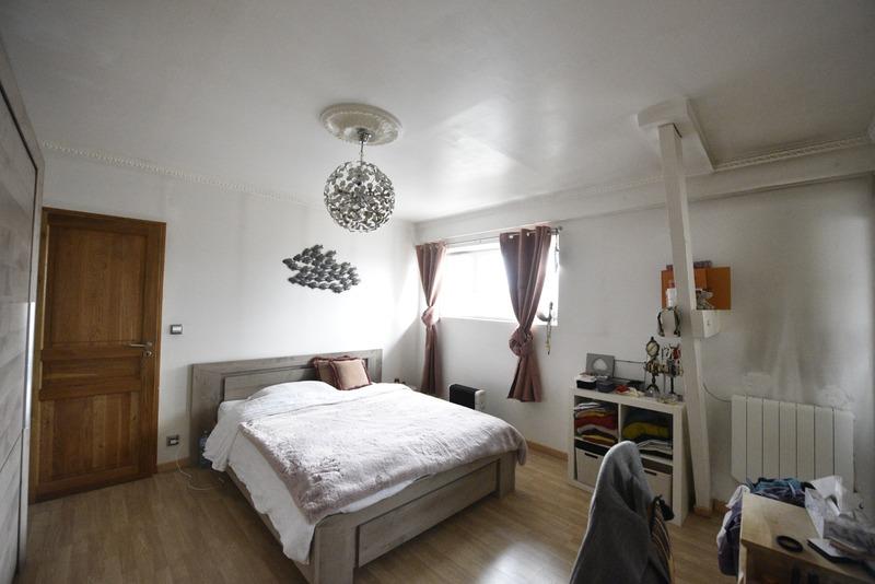 Maison - 235 m² - 6 pièces