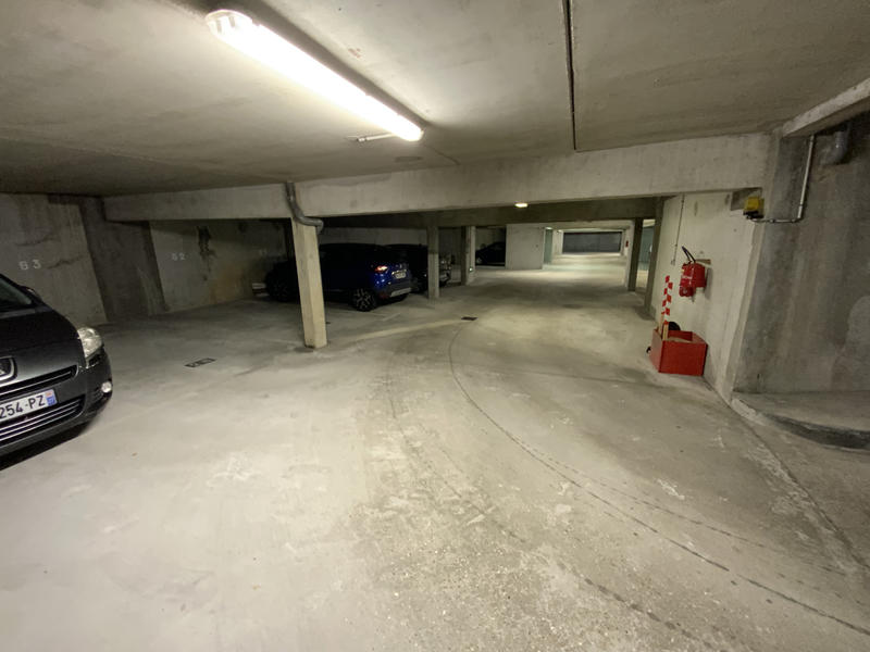Parking / Garage - 11 m²
