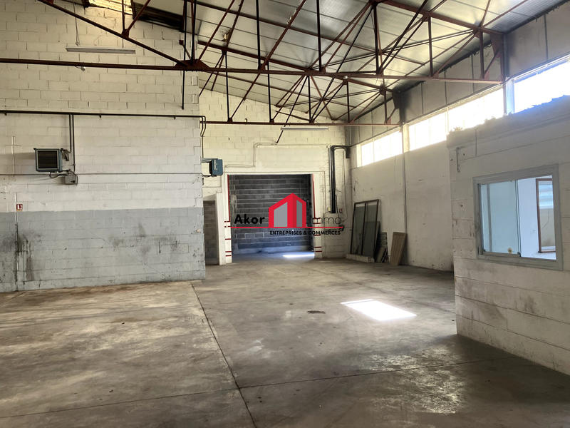 Local d'activités - 1 000 m² - 2 pièces