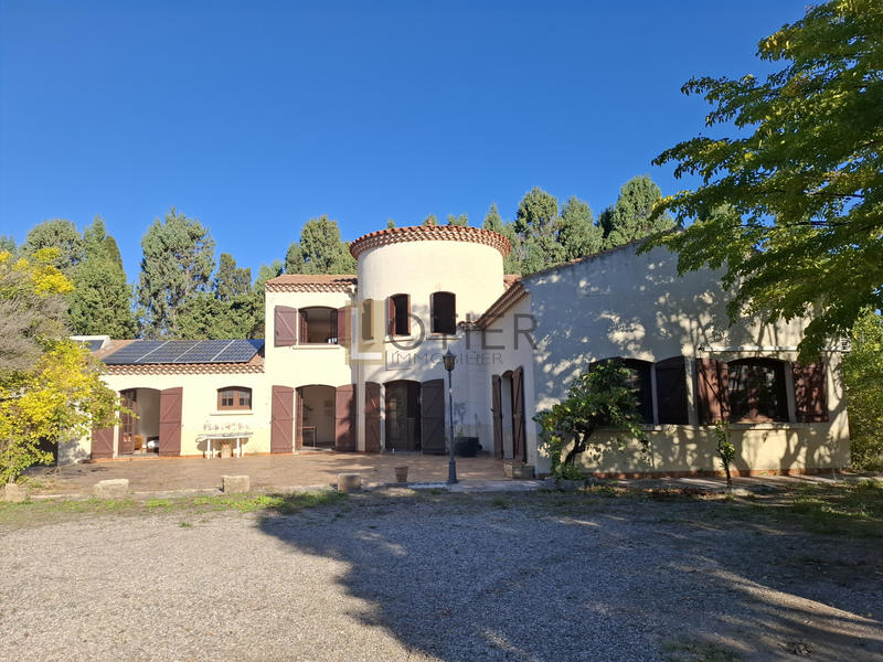 Maison - 220 m² - 7 pièces