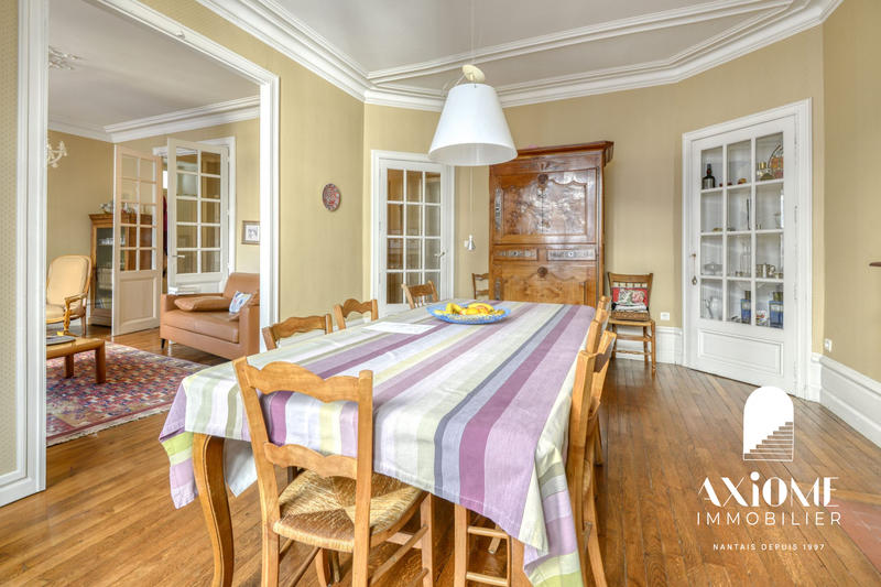 Appartement - 140 m² - 5 pièces