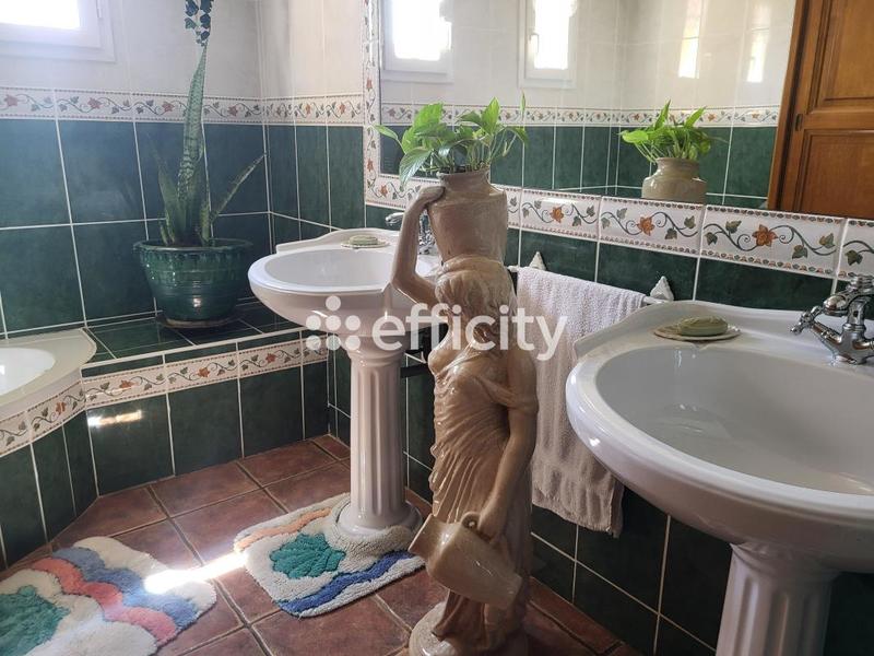 Maison - 165 m² - 8 pièces