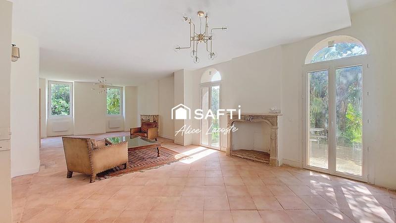 Maison - 245 m² - 7 pièces