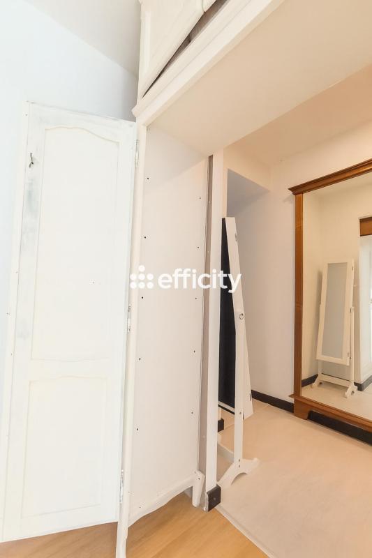 Demeure - 275 m² - 7 pièces