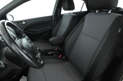 Hyundai i20 1.2 Initia 75 ch