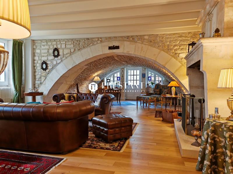 Maison de maîtres - 462 m² - 13 pièces