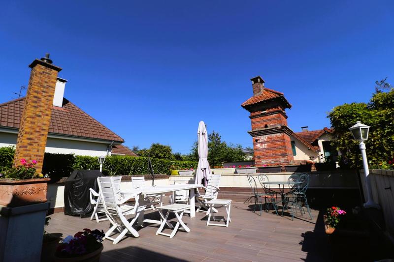 Maison - 220 m² - 8 pièces