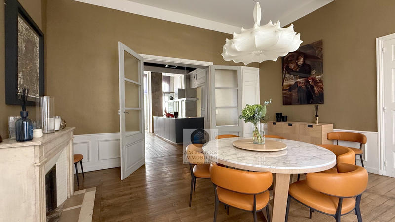 Appartement - 358 m² - 9 pièces