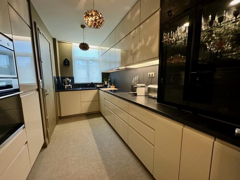 Appartement - 156 m² - 6 pièces