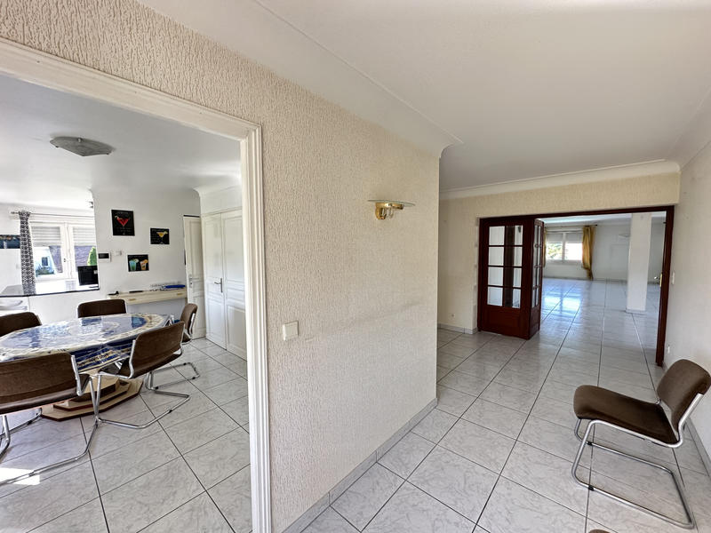 Maison - 280 m² - 10 pièces