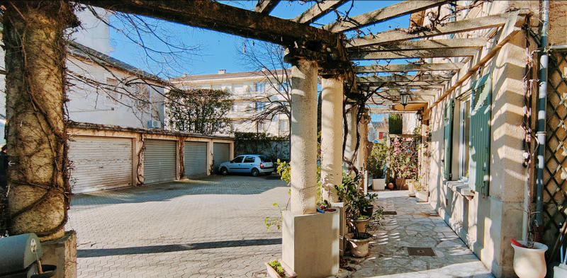 Maison - 280 m² - 8 pièces