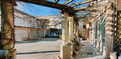 Maison - 280 m² - 8 pièces