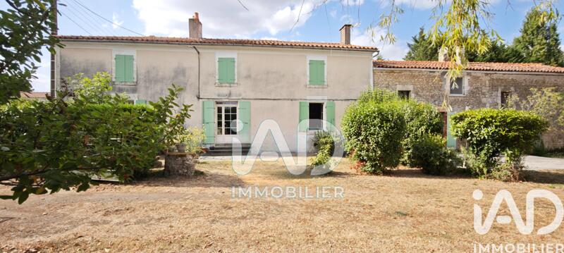 Maison - 228 m² - 7 pièces