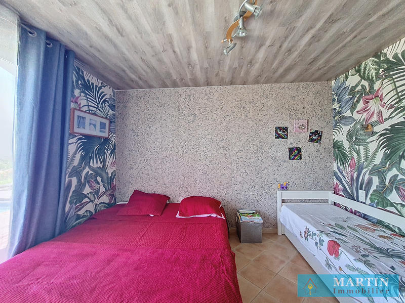 Villa - 185 m² - 9 pièces