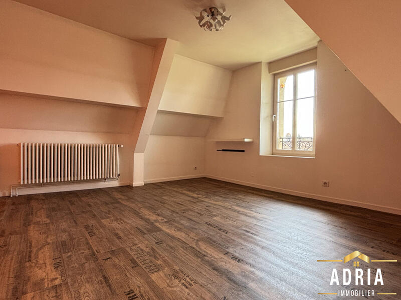 Maison - 323 m² - 10 pièces