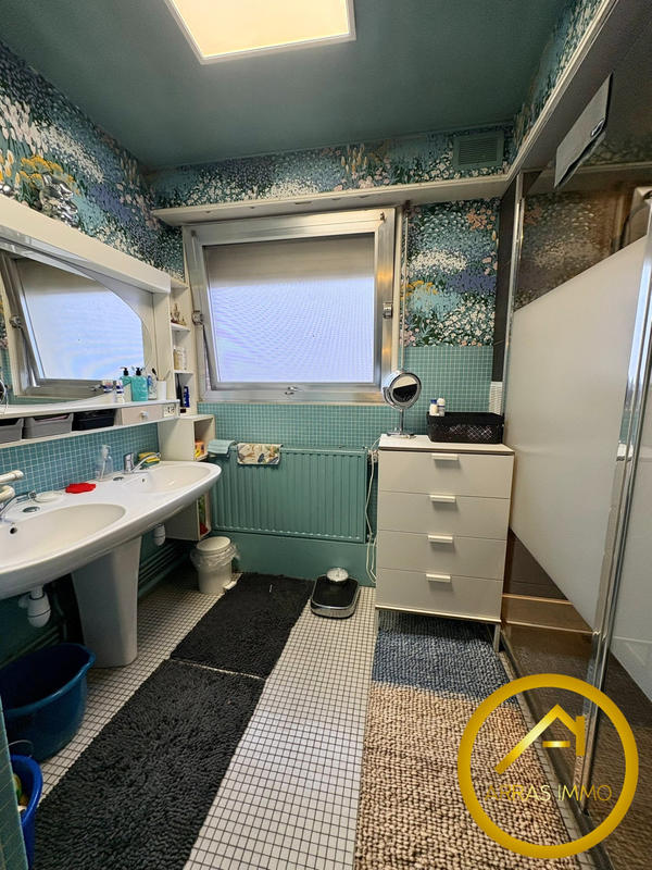 Maison - 298 m² - 9 pièces