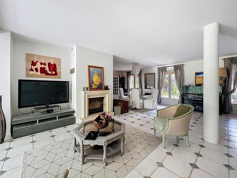 Villa - 179 m² - 6 pièces