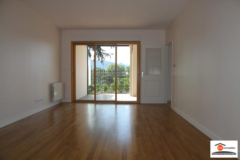 Appartement - 77 m² - 3 pièces