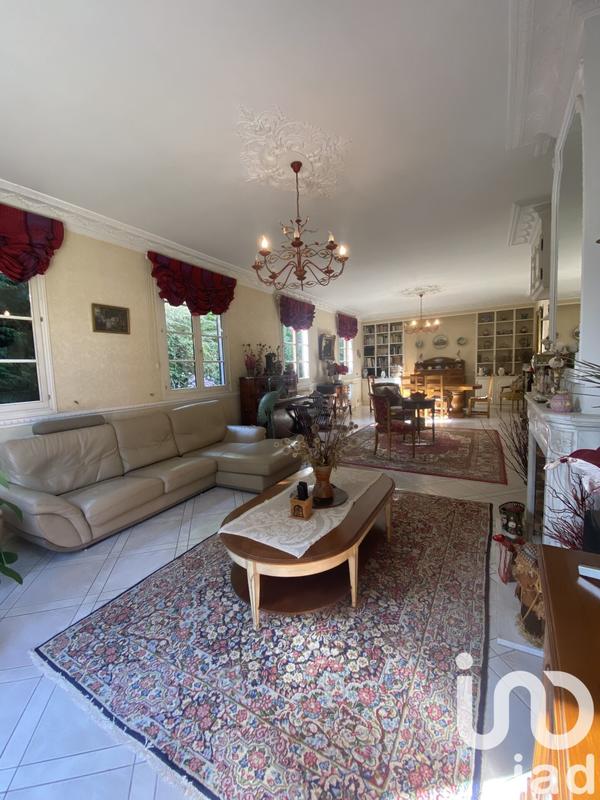 Maison - 220 m² - 8 pièces