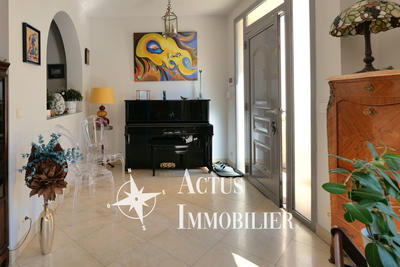 Maison - 200 m² - 7 pièces