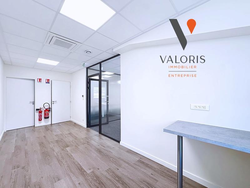 Bureau - 121 m² - 2 pièces