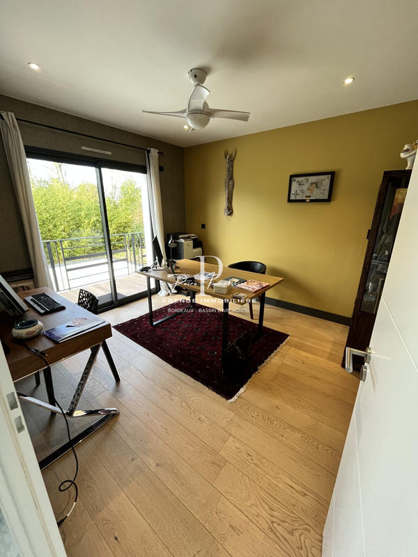 Maison contemporaine - 250 m² - 6 pièces