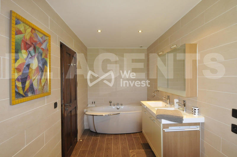 Maison - 344 m² - 8 pièces