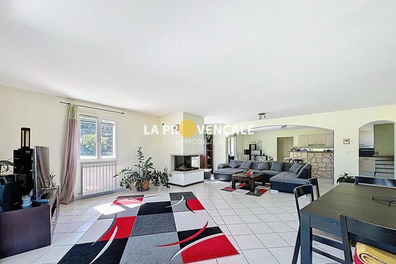 Propriété - 175 m² - 6 pièces