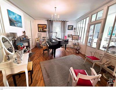 Maison - 180 m² - 6 pièces