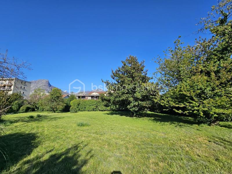 Demeure - 185 m² - 8 pièces