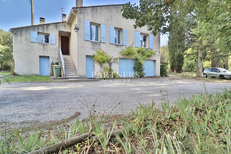 Maison - 365 m² - 11 pièces