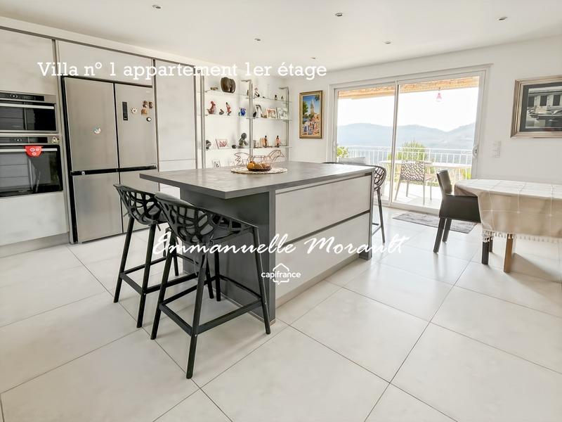 Propriété - 152 m² - 6 pièces